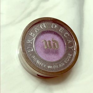 URBAN DECAY Purple Eyeshadow